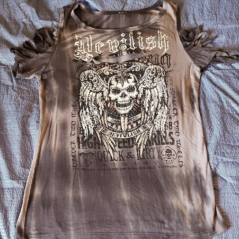 Brown Graphic Tee with Skull Design